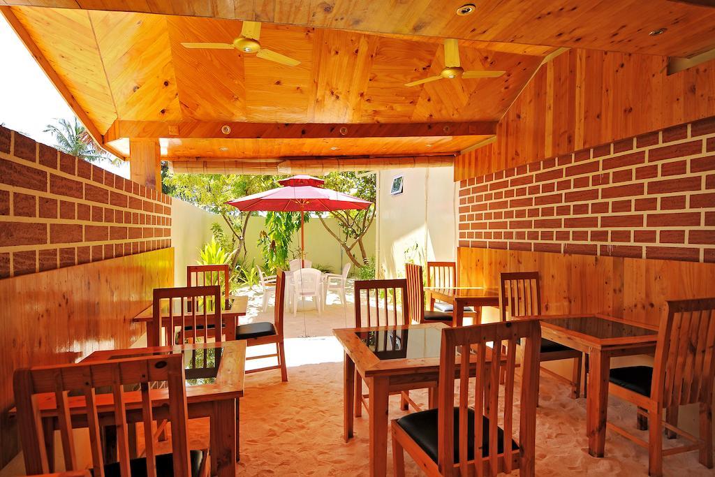Arena Lodge Sky Maafushi Eksteriør bilde