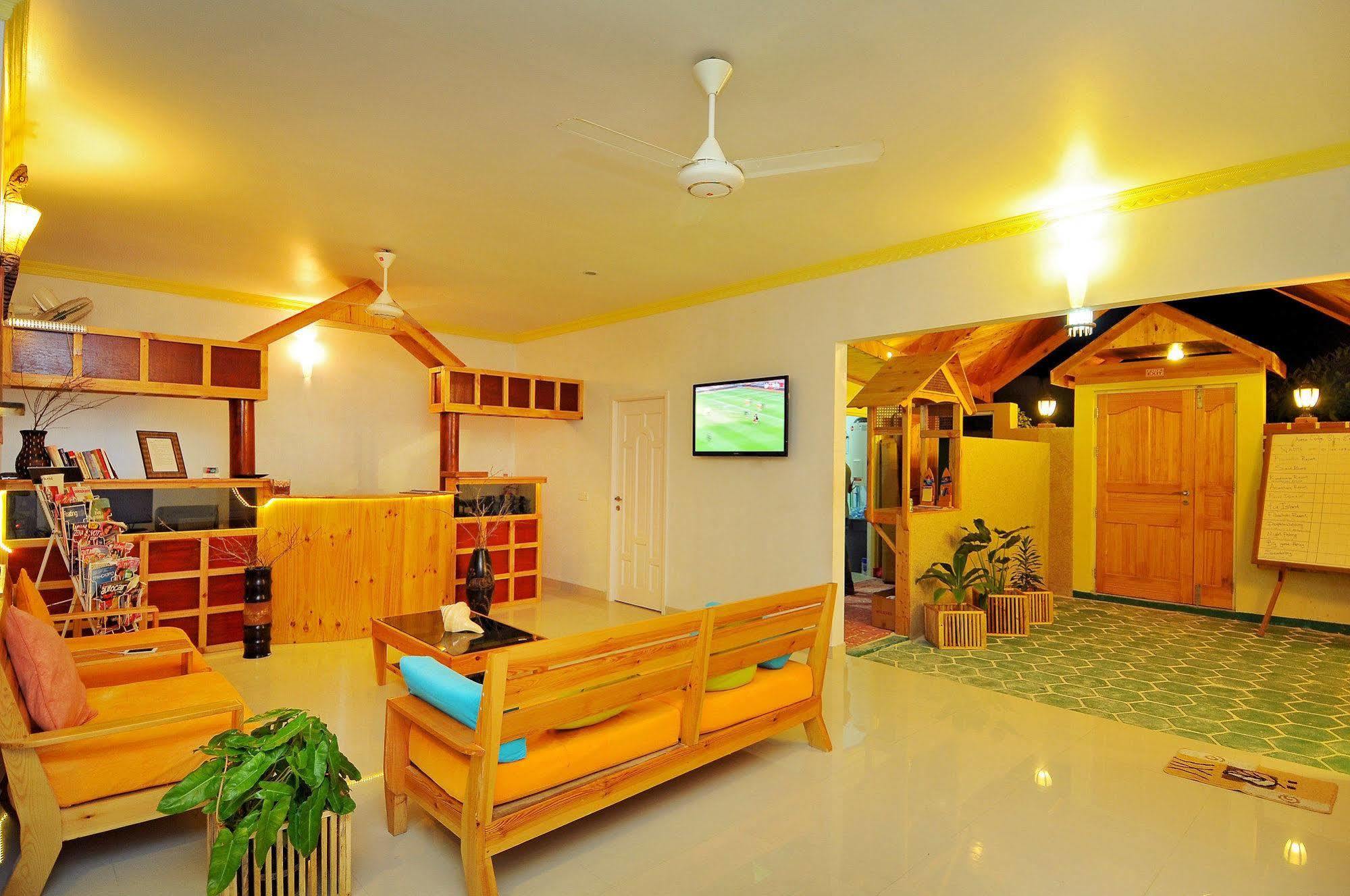 Arena Lodge Sky Maafushi Eksteriør bilde