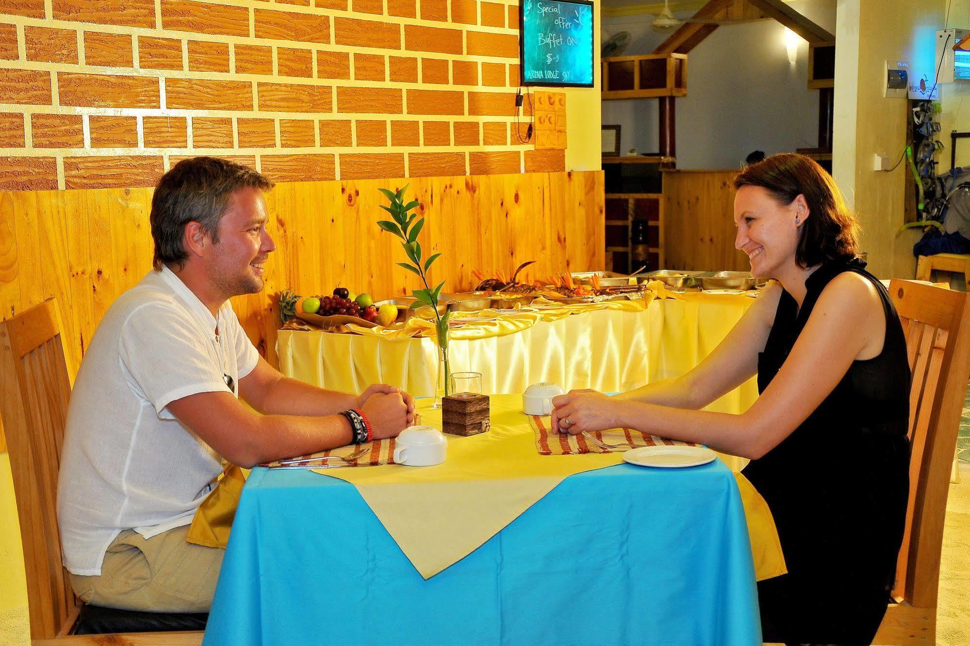 Arena Lodge Sky Maafushi Eksteriør bilde