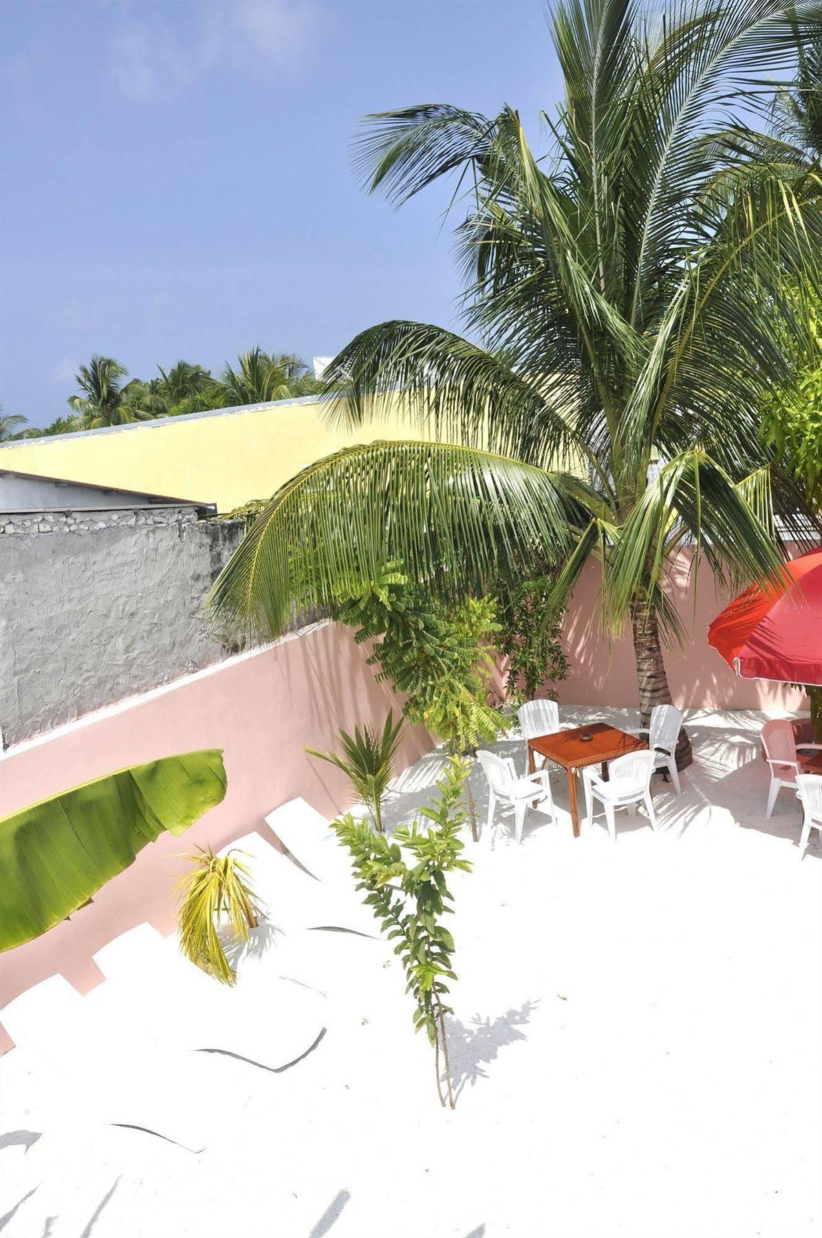 Arena Lodge Sky Maafushi Eksteriør bilde