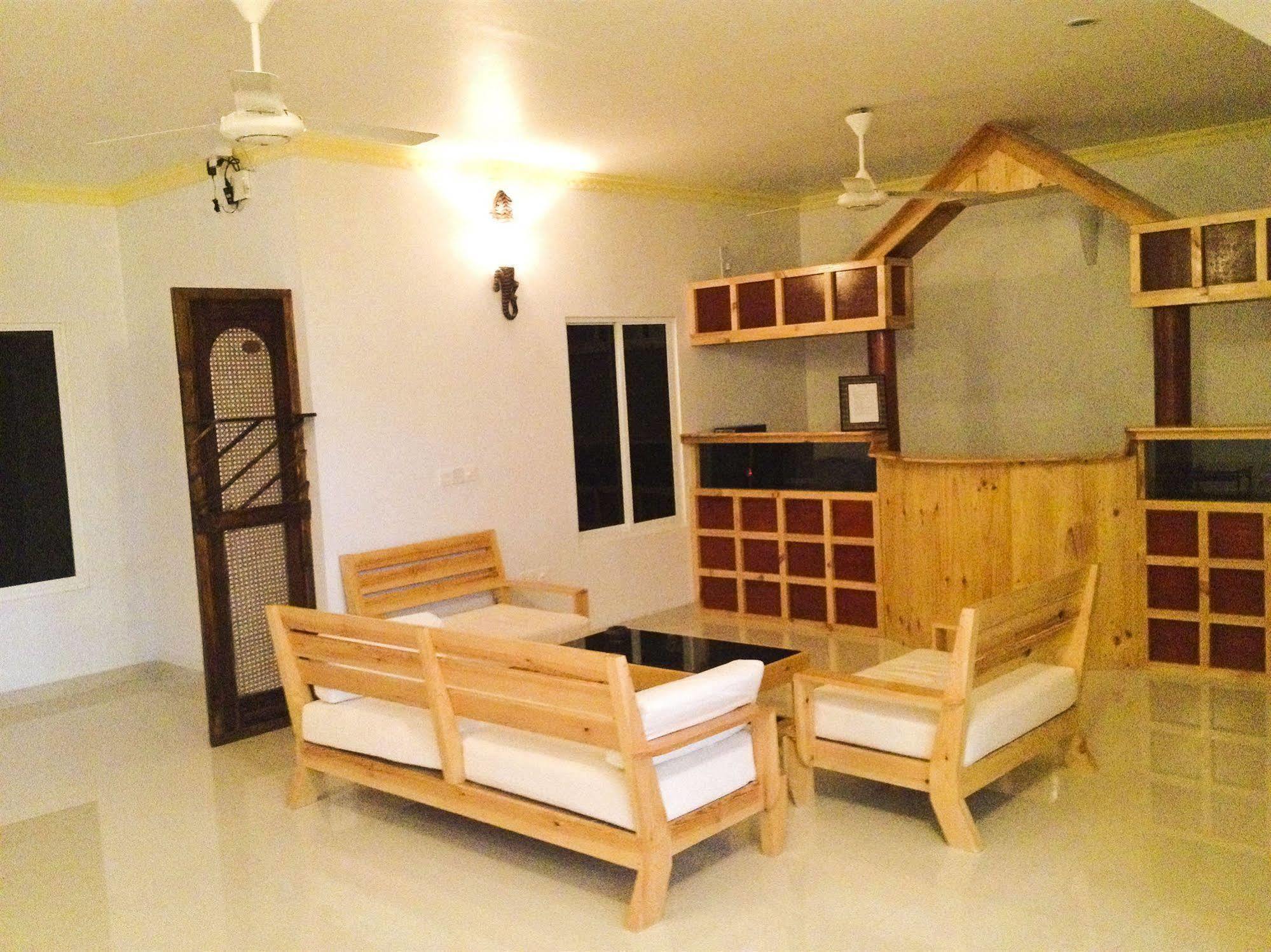 Arena Lodge Sky Maafushi Eksteriør bilde