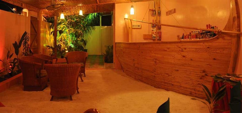Arena Lodge Sky Maafushi Eksteriør bilde